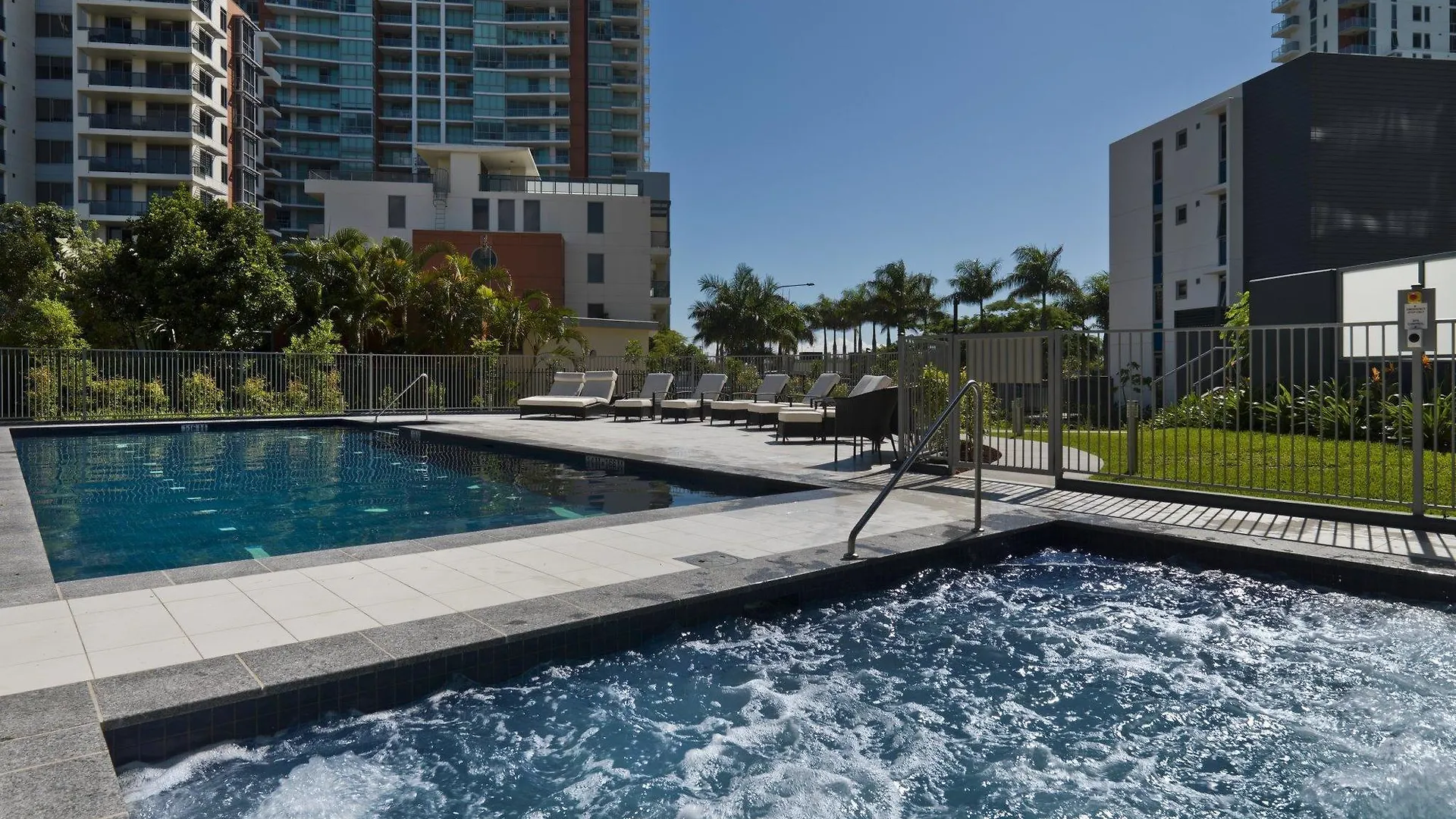 Aparthotel Meriton Serviced Apartments Aqua Street Gold Coast