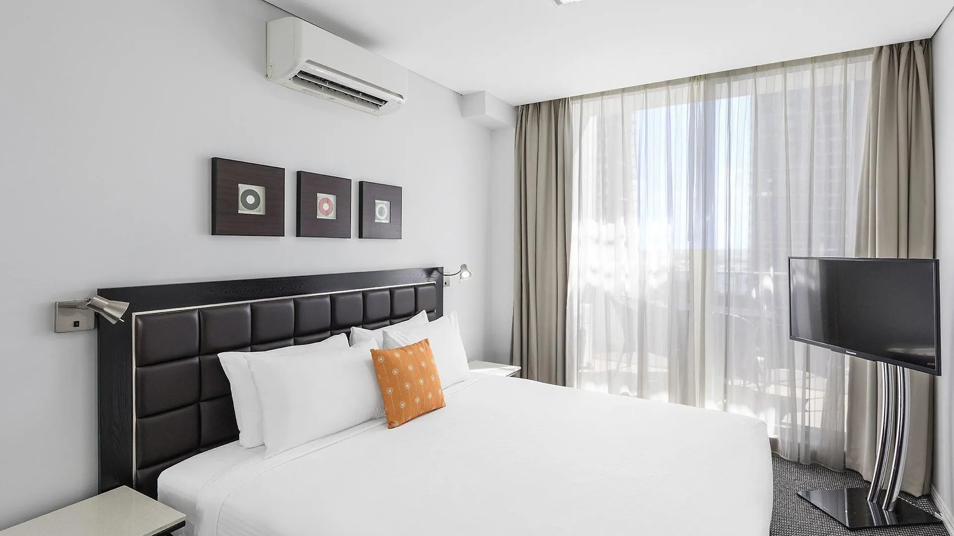 Meriton Serviced Apartments Aqua Street Gold Coast 4*,  Australia