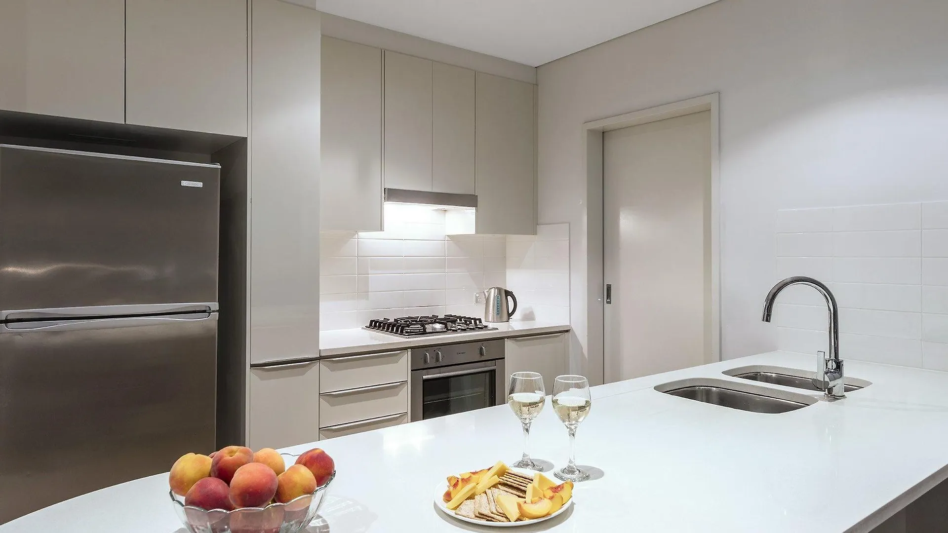 Meriton Serviced Apartments Aqua Street Gold Coast Aparthotel